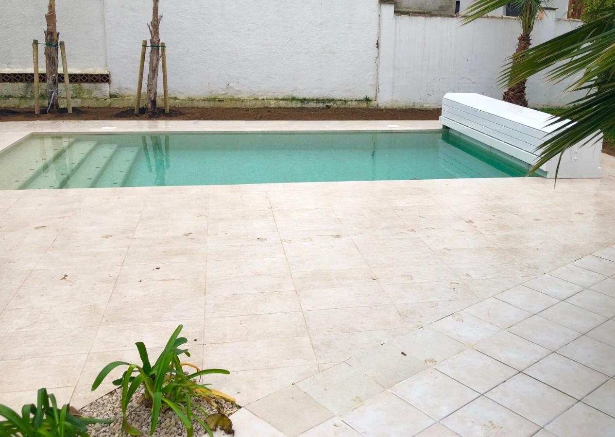 Carmanco 101 Villa เอมปูเรียบราบา ภายนอก รูปภาพ